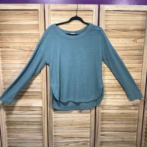 Artistic Works by Lee Long Sleeve Hi Low Waffle Knit Petite Small Medium